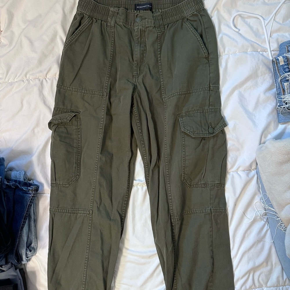 Aeropostale Women’s Green Cargo Pants